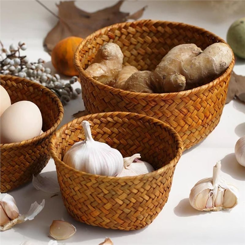 سلال تخزين صغيرة منسوجة من عشب - مراجعة Stackable Pantry Bin وسعره